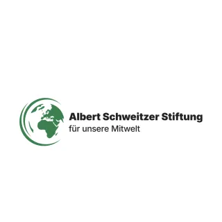 Logo der Albert Schweitzer Stiftung, links eine in grün gehaltene stilisierte Weltkugel, rechts der schwarze Schriftzug in zwei Zeilen; unter dem Namen kommt noch der Slogan "für unsere Mitwelt"